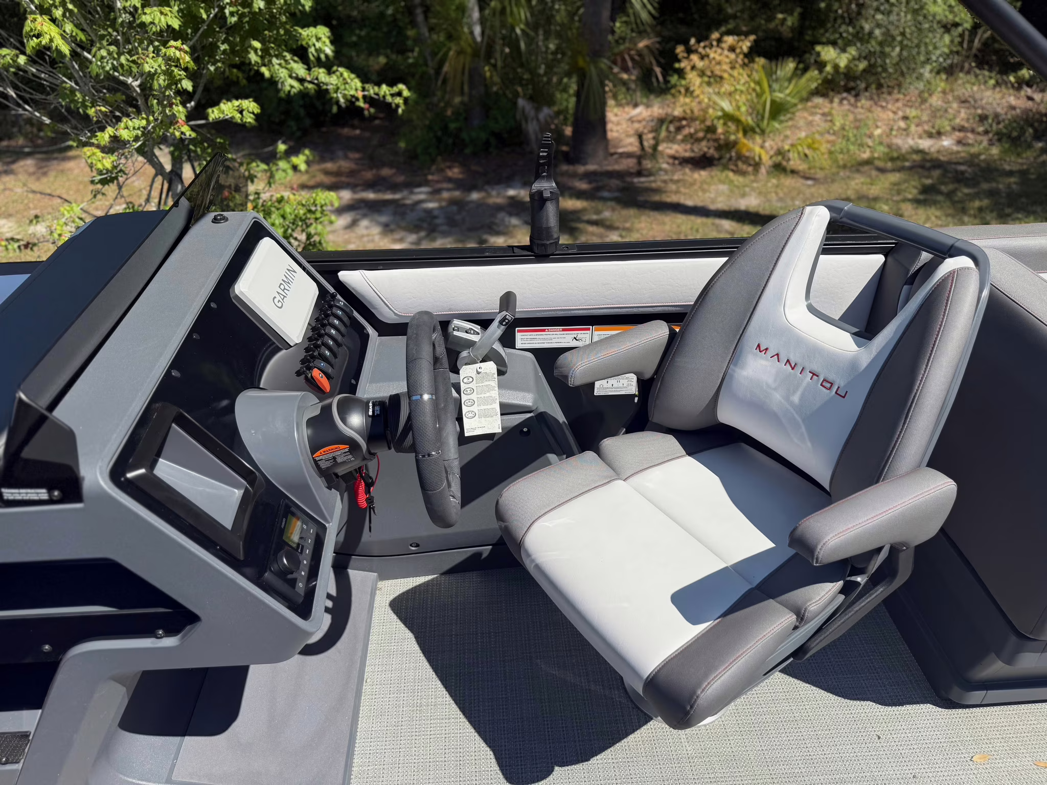 2024 - Manitou Pontoon Cruise 22 Max Switchback Boat