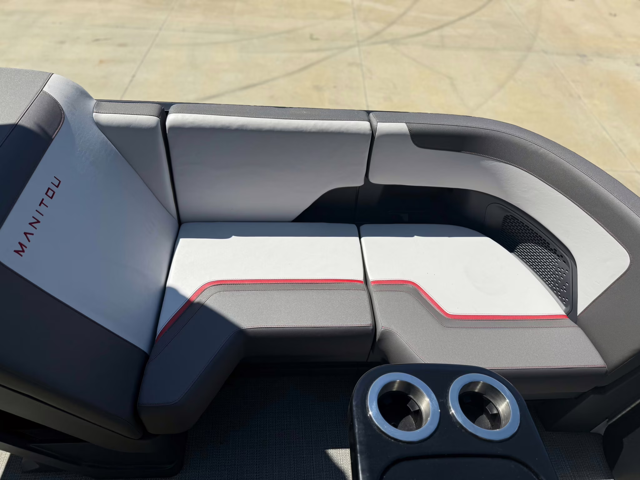 2024 - Manitou Pontoon Cruise 22 Max Switchback Boat