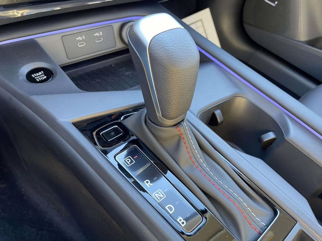 2026 Atlantic Gray/Super Black Nissan Sentra SR FWD Sedan