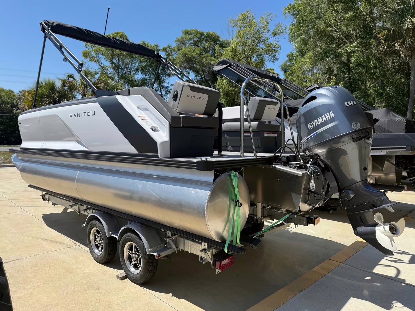 2025 - Manitou Pontoon Cruise 22 Bench Twin Tube Boat