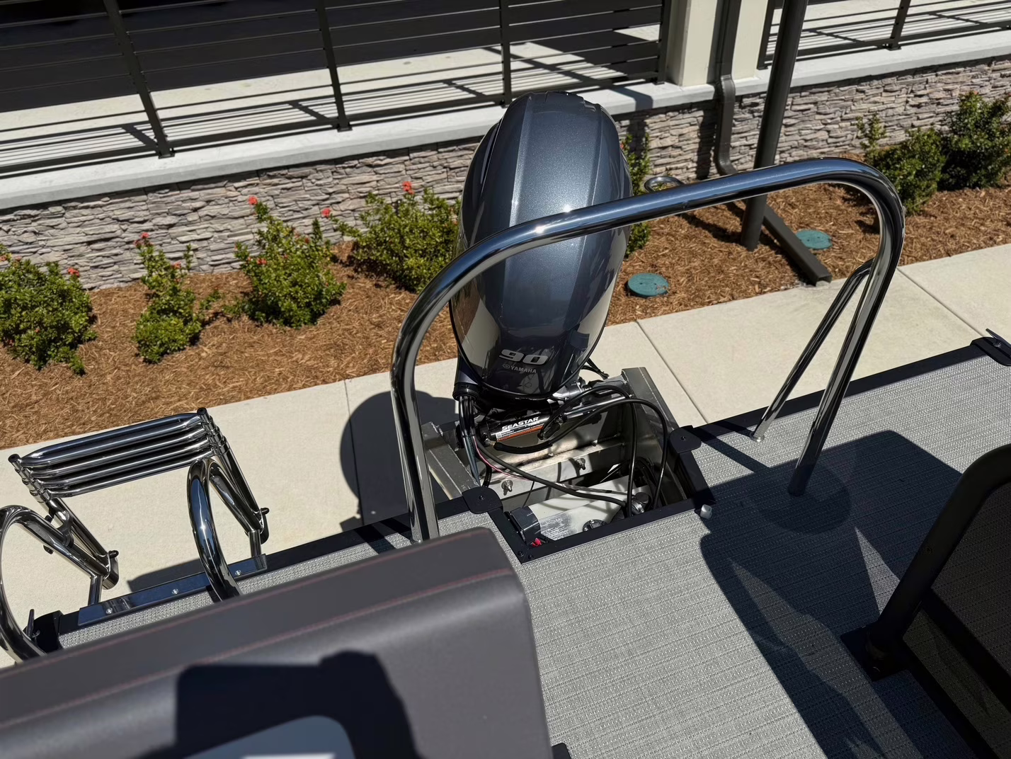 2025 - Manitou Pontoon Cruise 22 Bench Twin Tube Boat