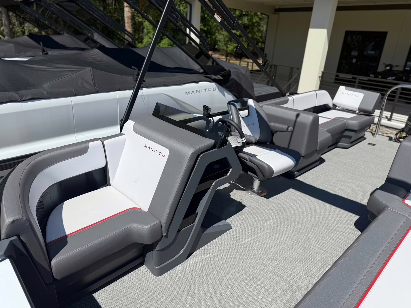 2025 - Manitou Pontoon Cruise 22 Bench Twin Tube Boat