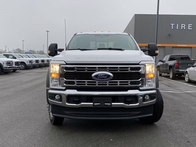 2026 Oxford White Ford Super Duty F-450 DRW XL 4X4 Chassis