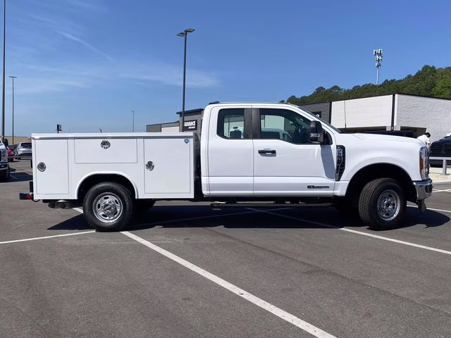 2026 Oxford White Ford Super Duty F-250 SRW XL 4X4 Truck
