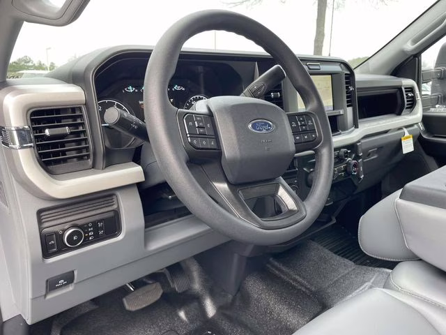 2026 Oxford White Ford Super Duty F-250 SRW XL 4X4 Truck