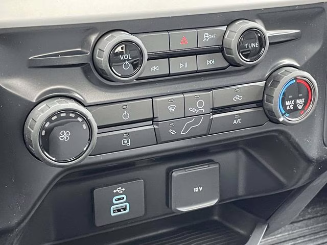 2026 Oxford White Ford Super Duty F-250 SRW XL 4X4 Truck