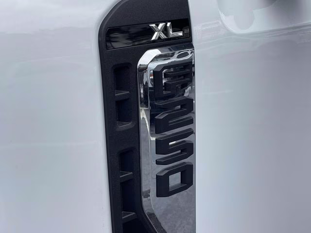 2026 Oxford White Ford Super Duty F-250 SRW XL 4X4 Truck
