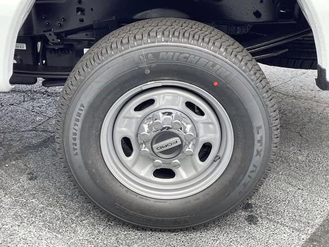 2026 Oxford White Ford Super Duty F-250 SRW XL 4X4 Truck
