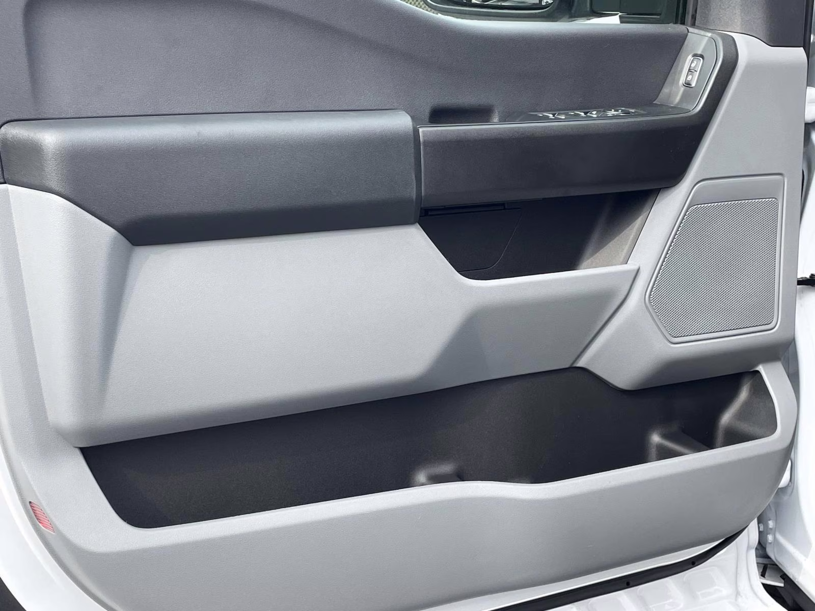 2026 Oxford White Ford Super Duty F-250 SRW XL 4X4 Truck