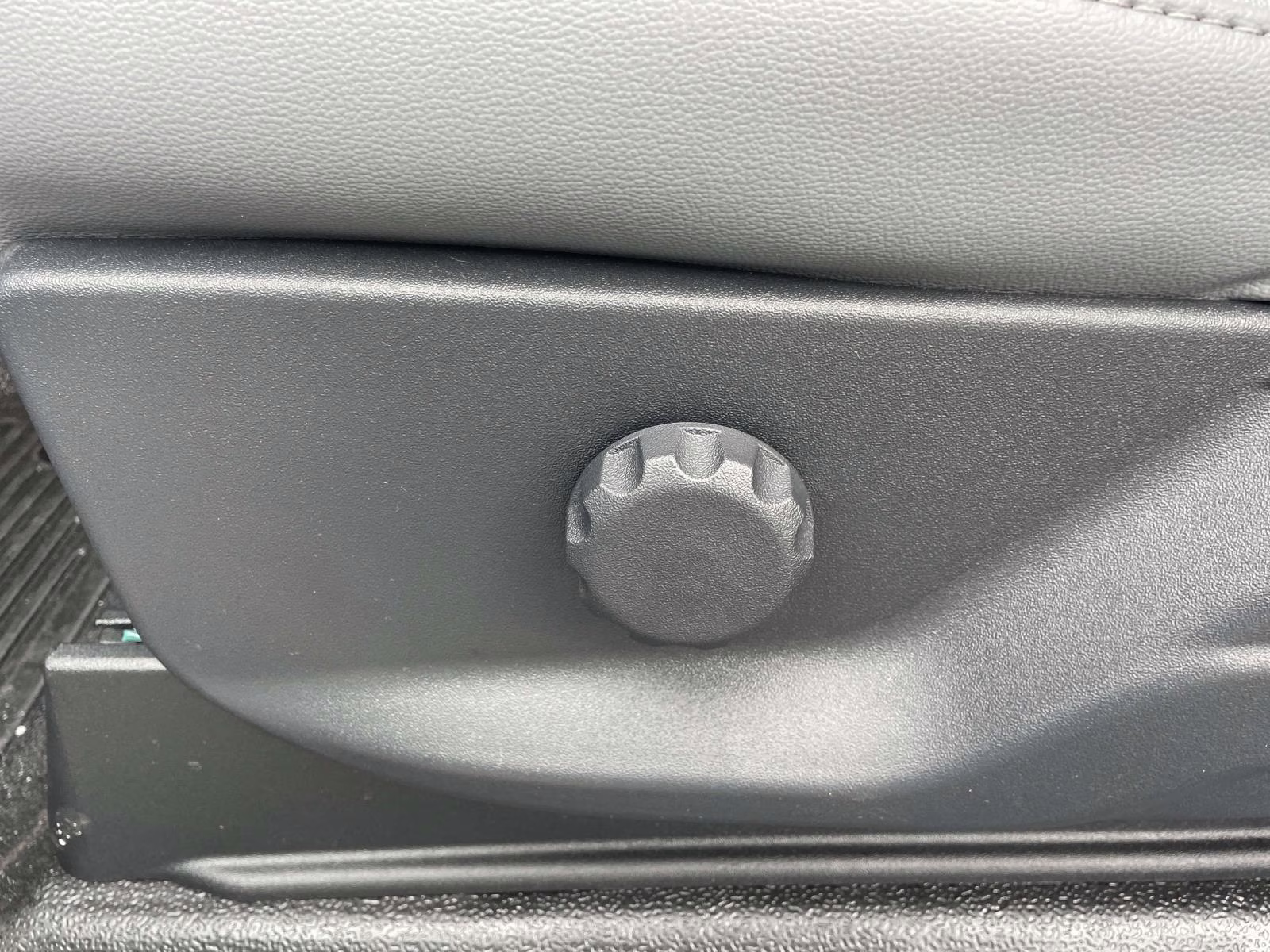 2026 Oxford White Ford Super Duty F-250 SRW XL 4X4 Truck