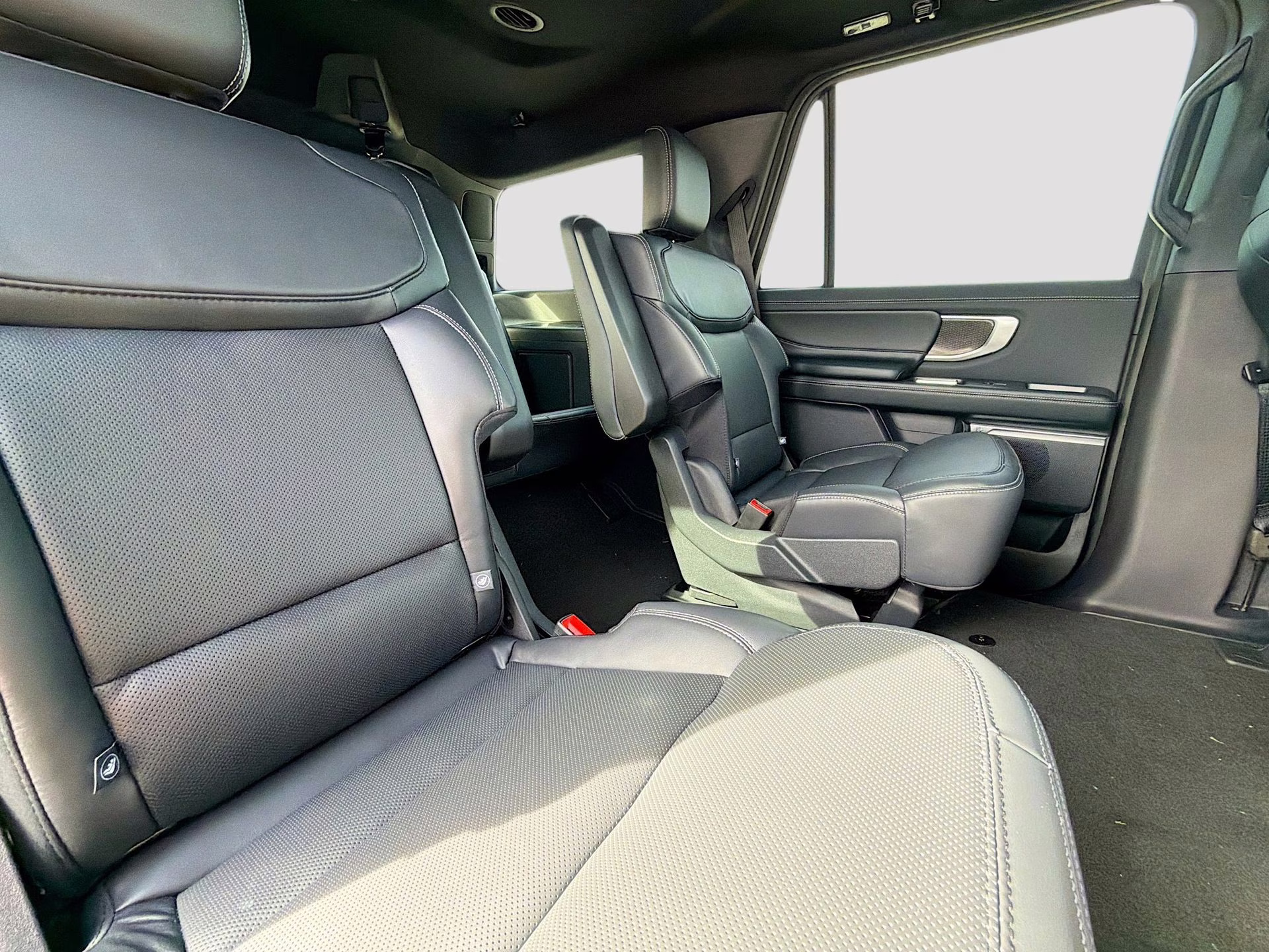2026 Agate Black Metallic Ford Expedition Platinum 4X4 SUV