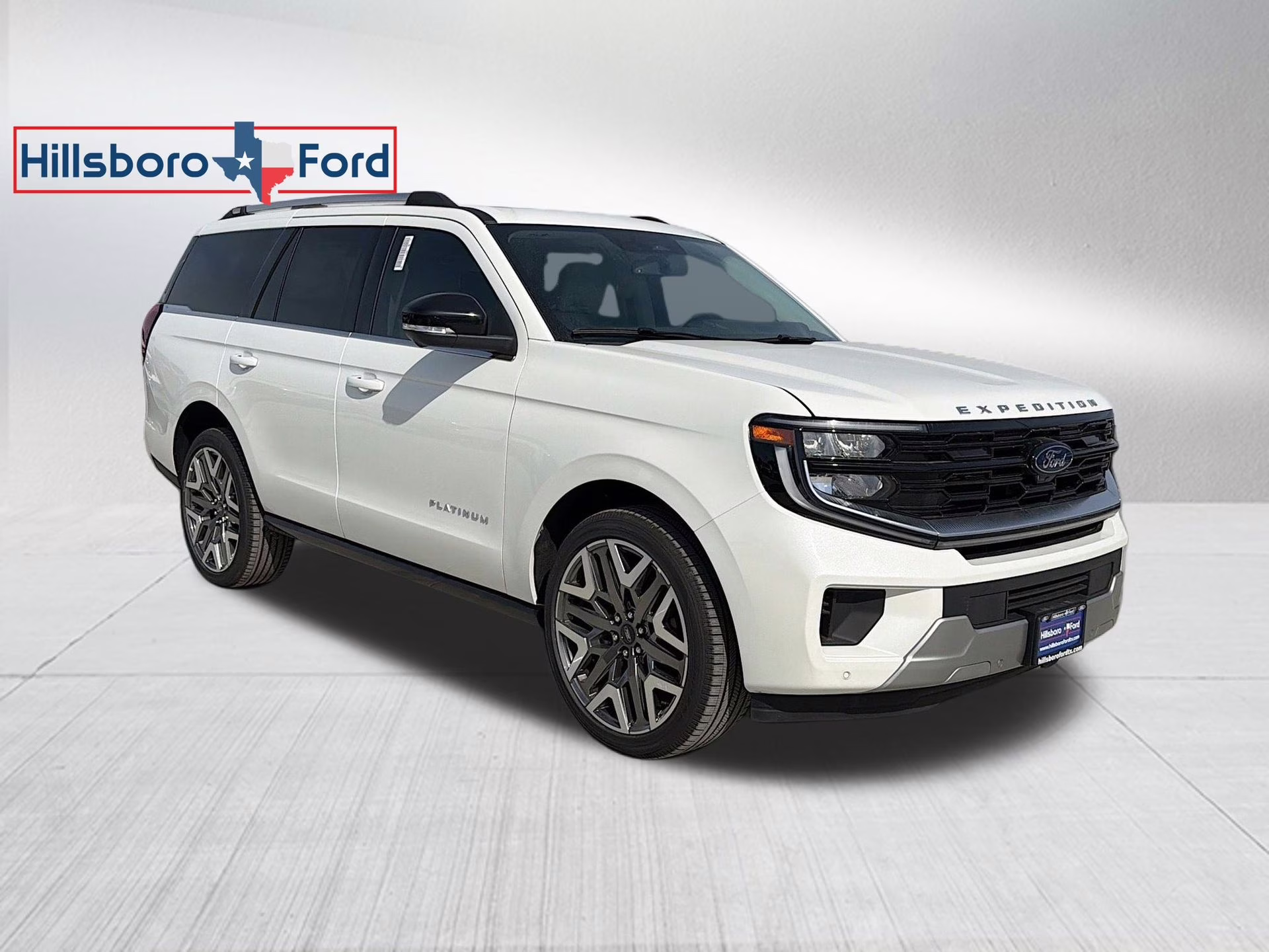 2026 Star White Metallic Tri-Coat Ford Expedition Platinum 4X4 SUV