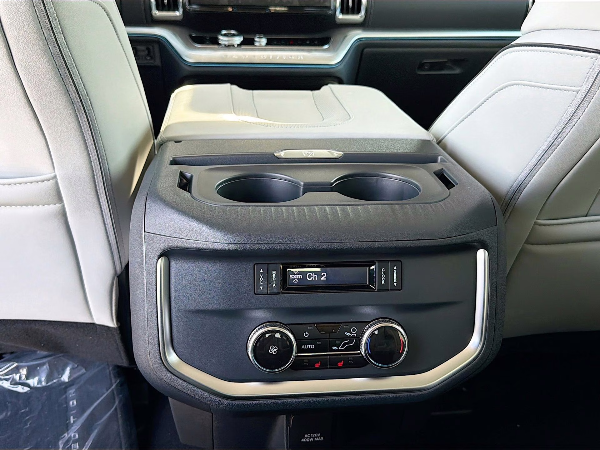 2026 Star White Metallic Tri-Coat Ford Expedition Platinum 4X4 SUV