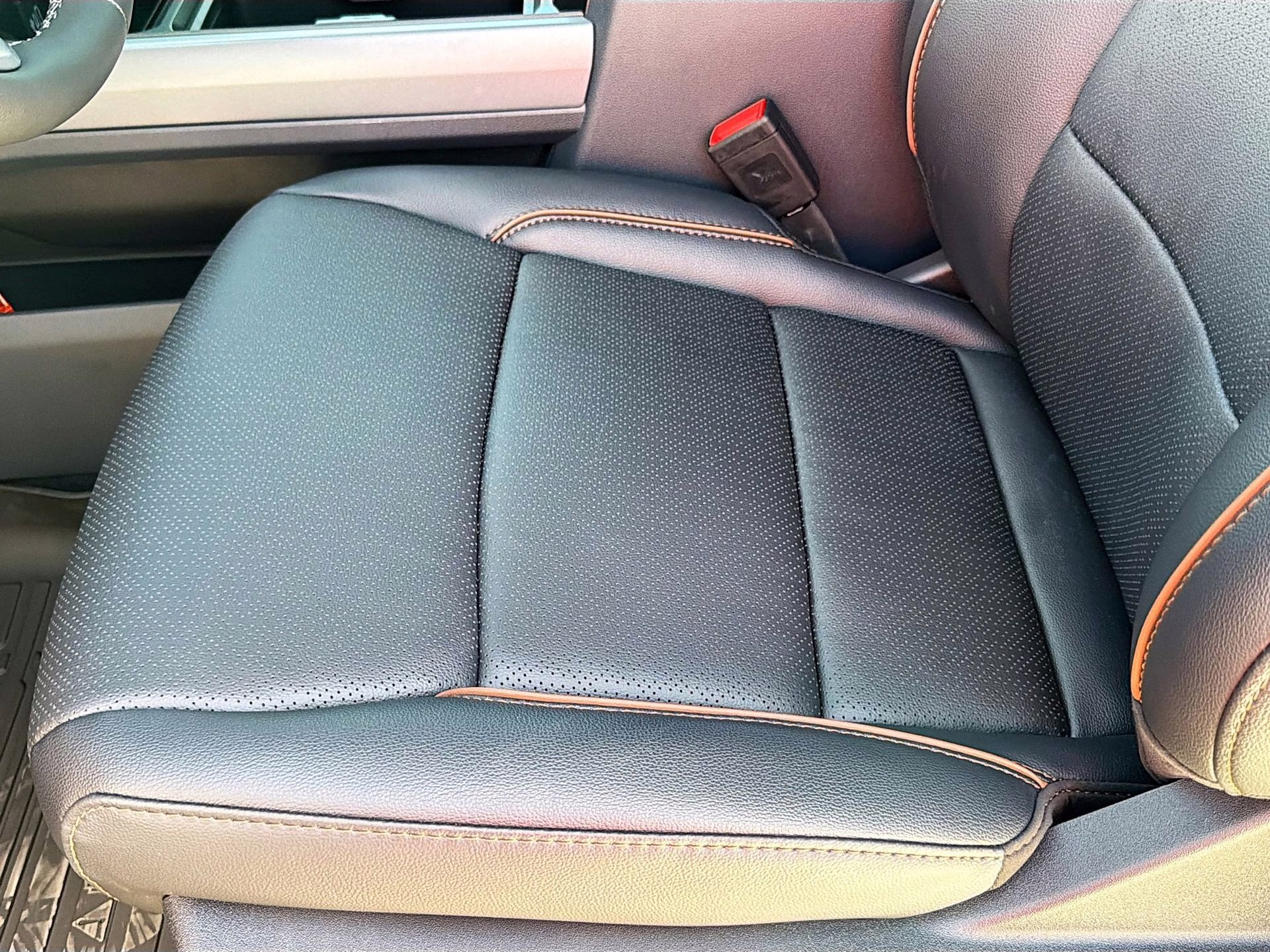 2026 Ruby Red Metallic Tinted Clearcoat Ford Super Duty F-250 SRW Lariat 4X4 Truck