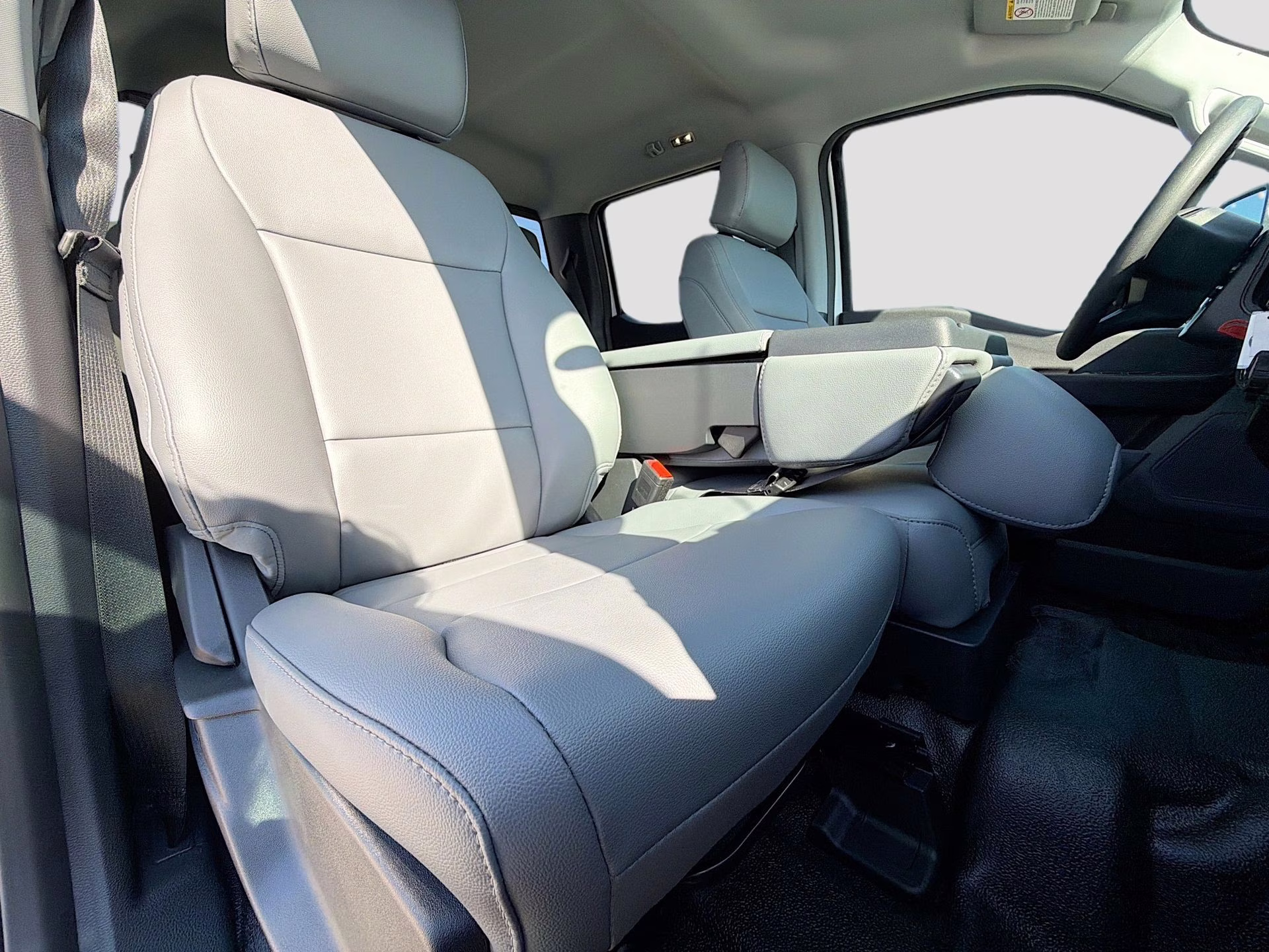 2026 Oxford White Ford Super Duty F-350 SRW XL 4X4 Truck