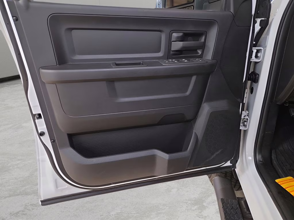 2026 Bright White Clearcoat Ram 2500 Tradesman 4X4 Truck