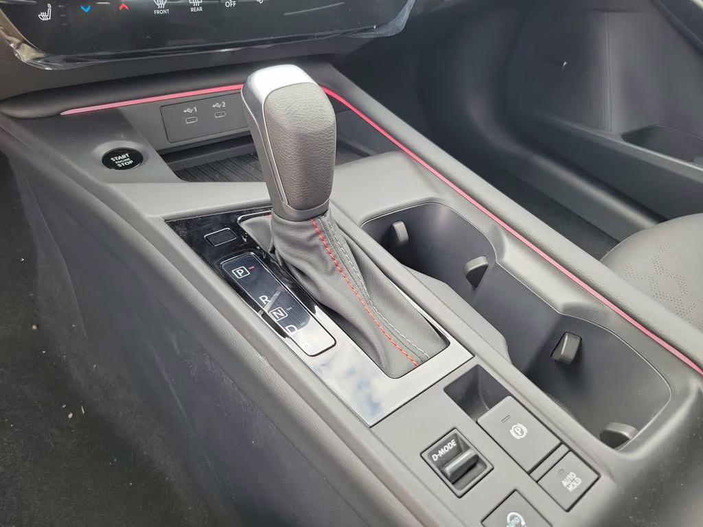 2026 White / Black Nissan Sentra SR FWD Sedan