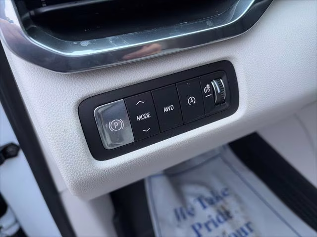 2026 Glacier White Tricoat GMC Acadia Denali AWD SUV