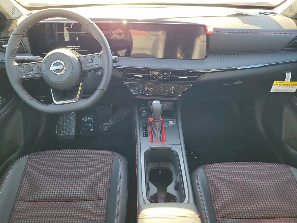 2026 Aspen White Tricoat Nissan Kicks SR FWD SUV