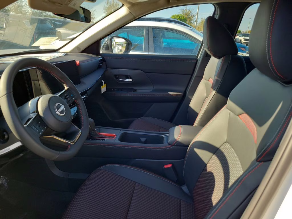 2026 Aspen White Tricoat Nissan Kicks SR FWD SUV