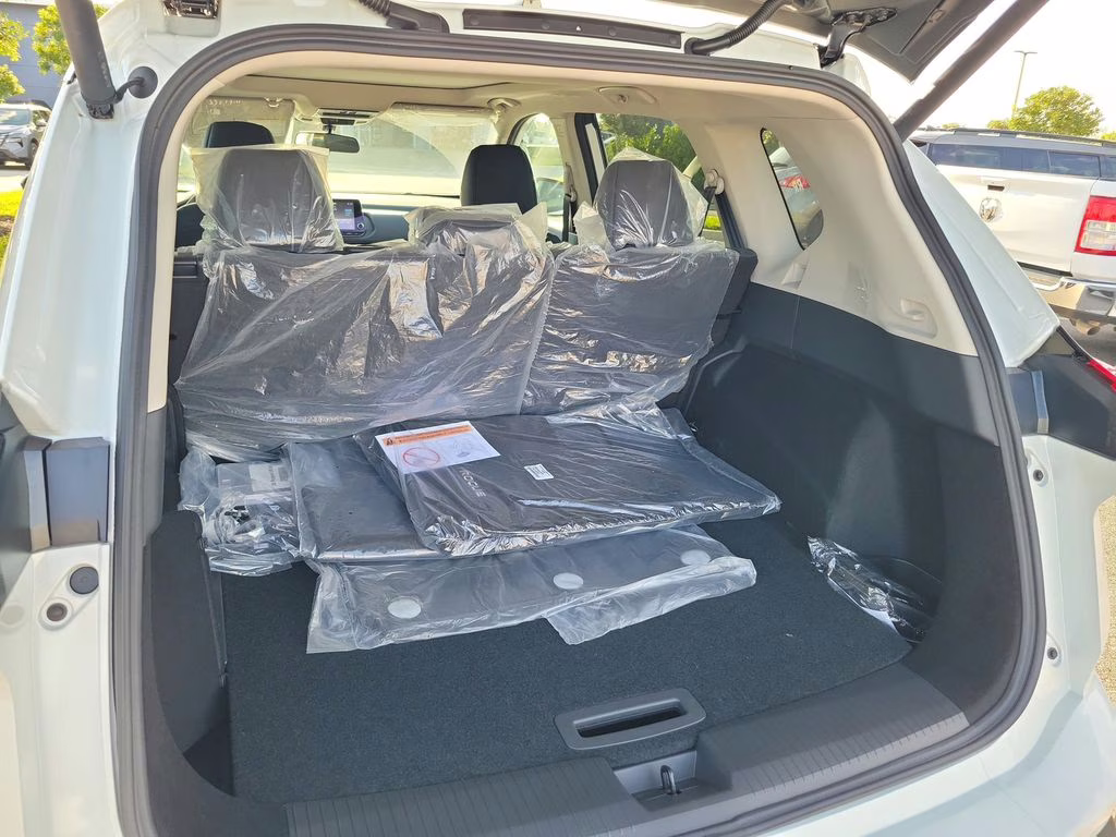 2026 Everest White Pearl Tricoat Nissan Rogue SV FWD SUV