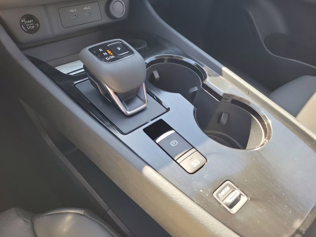 2026 Everest White Pearl Tricoat Nissan Rogue SV FWD SUV