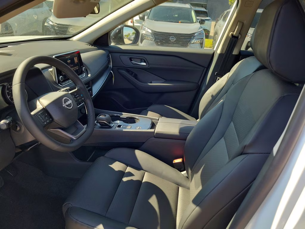 2026 Everest White Pearl Tricoat Nissan Rogue SV FWD SUV