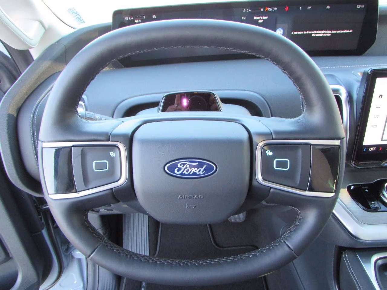 2026 Glacier Gray Metallic Tri-Coat Ford Expedition Platinum 4X4 SUV