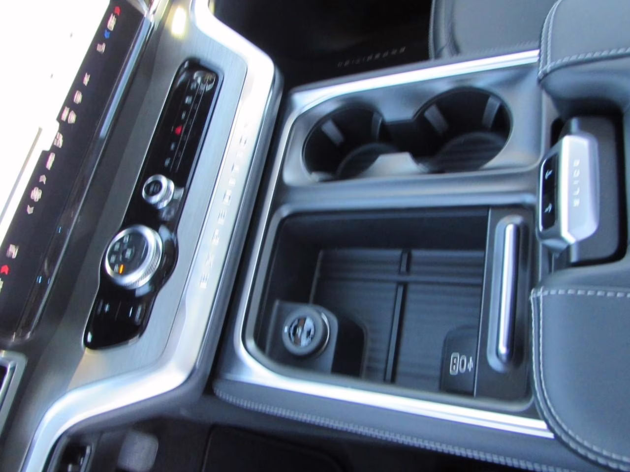 2026 Glacier Gray Metallic Tri-Coat Ford Expedition Platinum 4X4 SUV