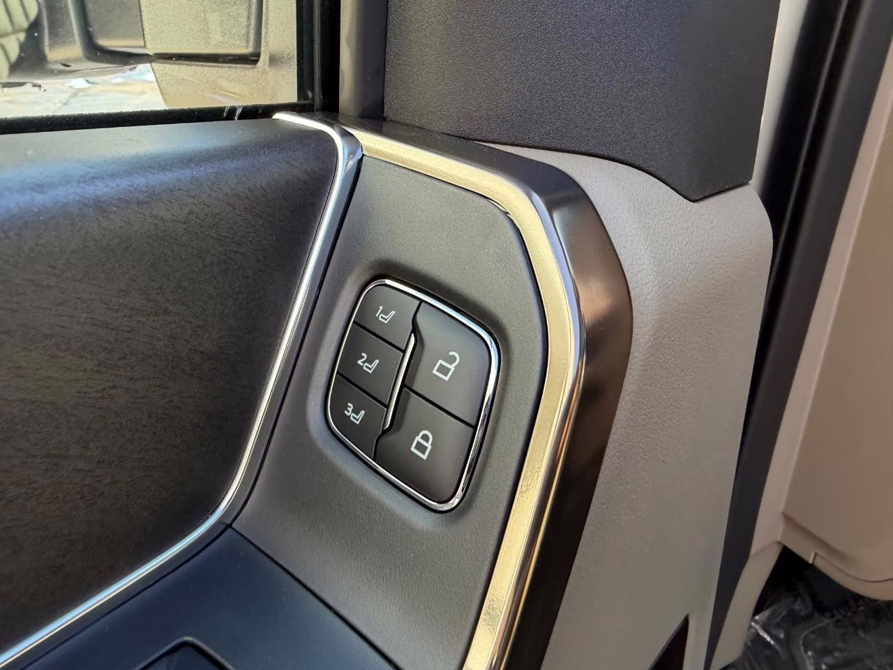 2026 Avalanche Ford Super Duty F-350 SRW Platinum 4X4 Truck