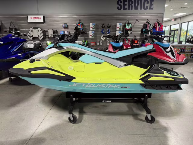 2025 Yamaha JetBlaster PRO 3-Up Boat