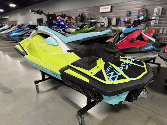 2025 Yamaha JetBlaster PRO 3-Up Boat