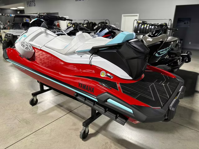 2025 Yamaha VX Limited Boat