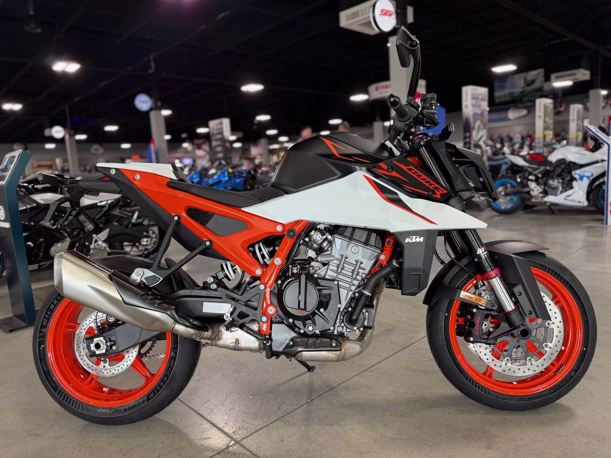 2026 KTM Duke 990 R Motorcycle