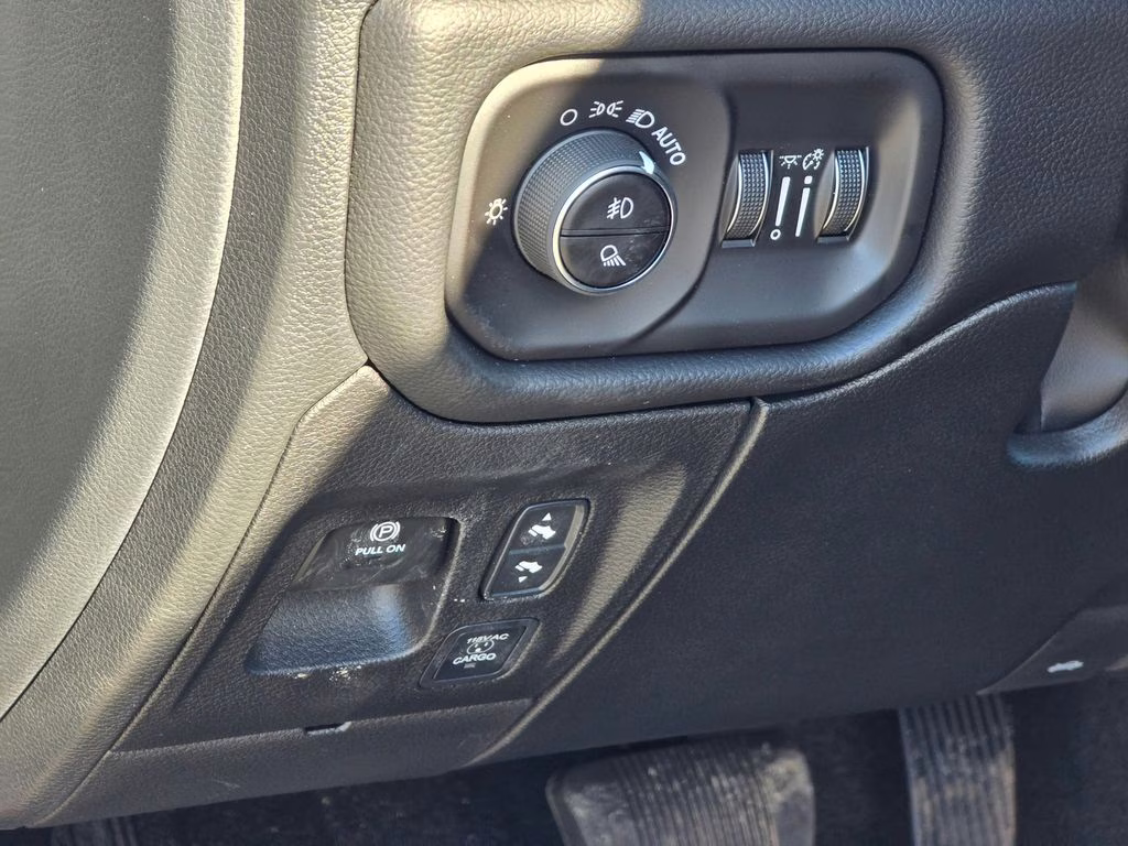 2026 Diamond Black Crystal Pearlcoat Ram 1500 Laramie 4X4 Truck