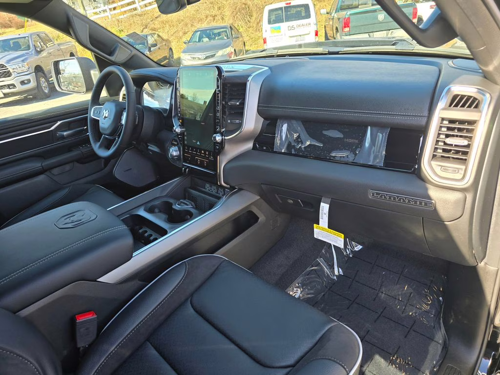 2026 Diamond Black Crystal Pearlcoat Ram 1500 Laramie 4X4 Truck