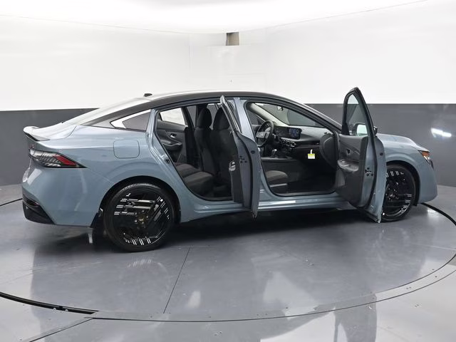 2026 Atlantic Gray/Super Black Nissan Sentra SR FWD Sedan