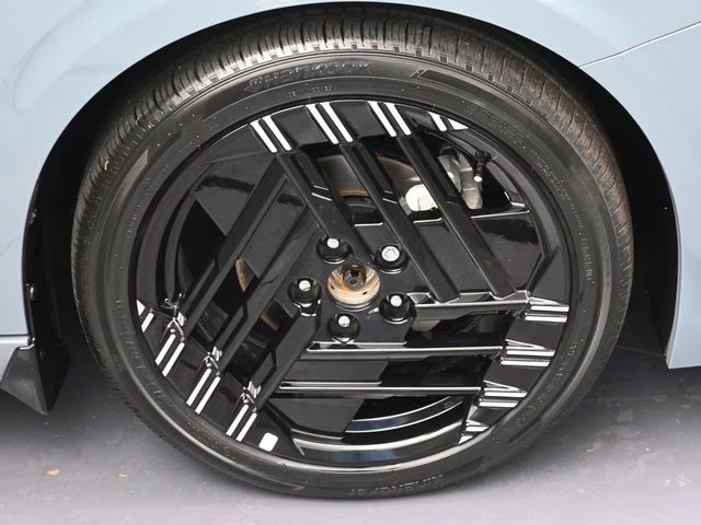 2026 Atlantic Gray/Super Black Nissan Sentra SR FWD Sedan