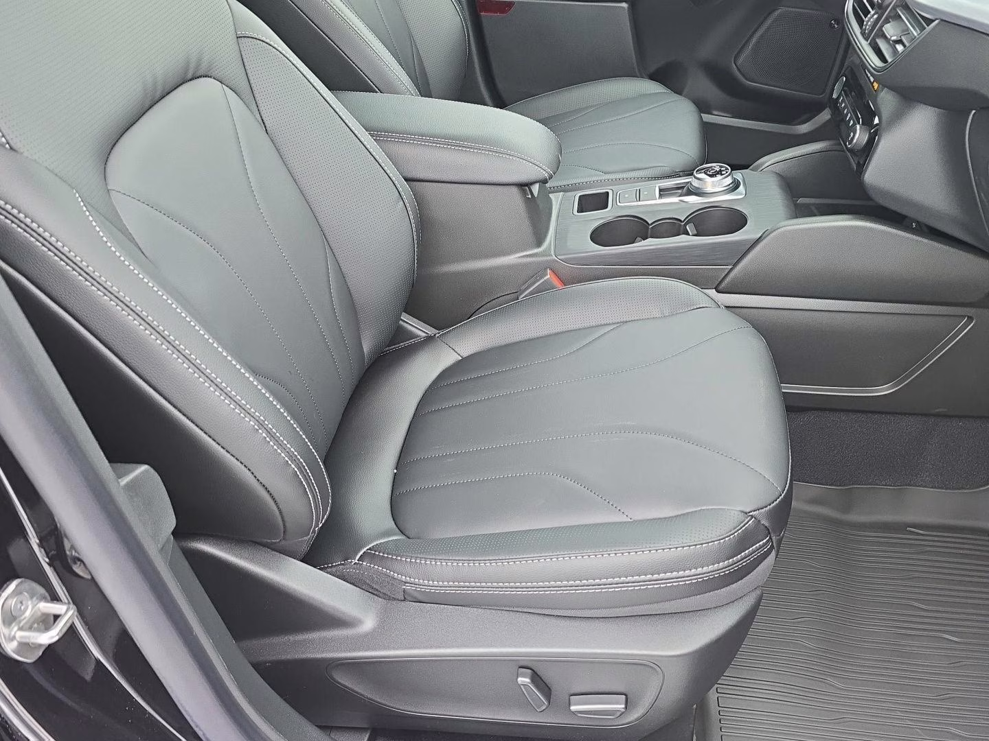 2026 Agate Black Ford Escape Platinum AWD SUV