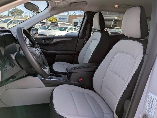 2026 Silver Metallic Ford Escape Active FWD SUV