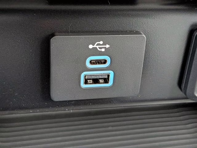 2026 Oxford White Ford Super Duty F-250 SRW XL 4X4 Truck