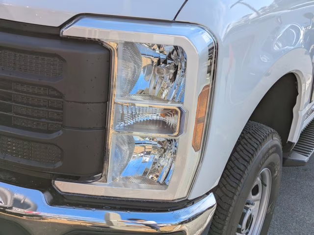 2026 Oxford White Ford Super Duty F-250 SRW XL 4X4 Truck