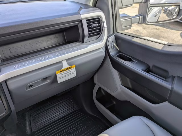 2026 Oxford White Ford Super Duty F-250 SRW XL 4X4 Truck