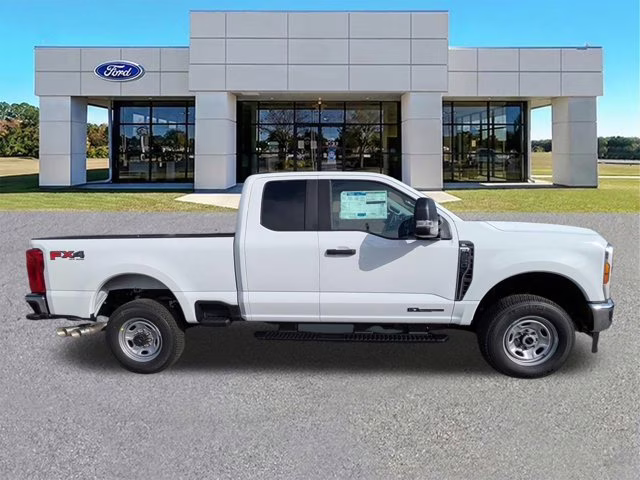 2026 Oxford White Ford Super Duty F-250 SRW XL 4X4 Truck