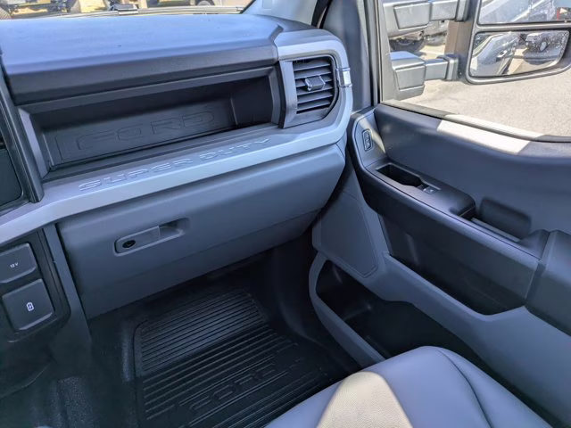 2026 Avalanche Ford Super Duty F-250 SRW XL 4X4 Truck