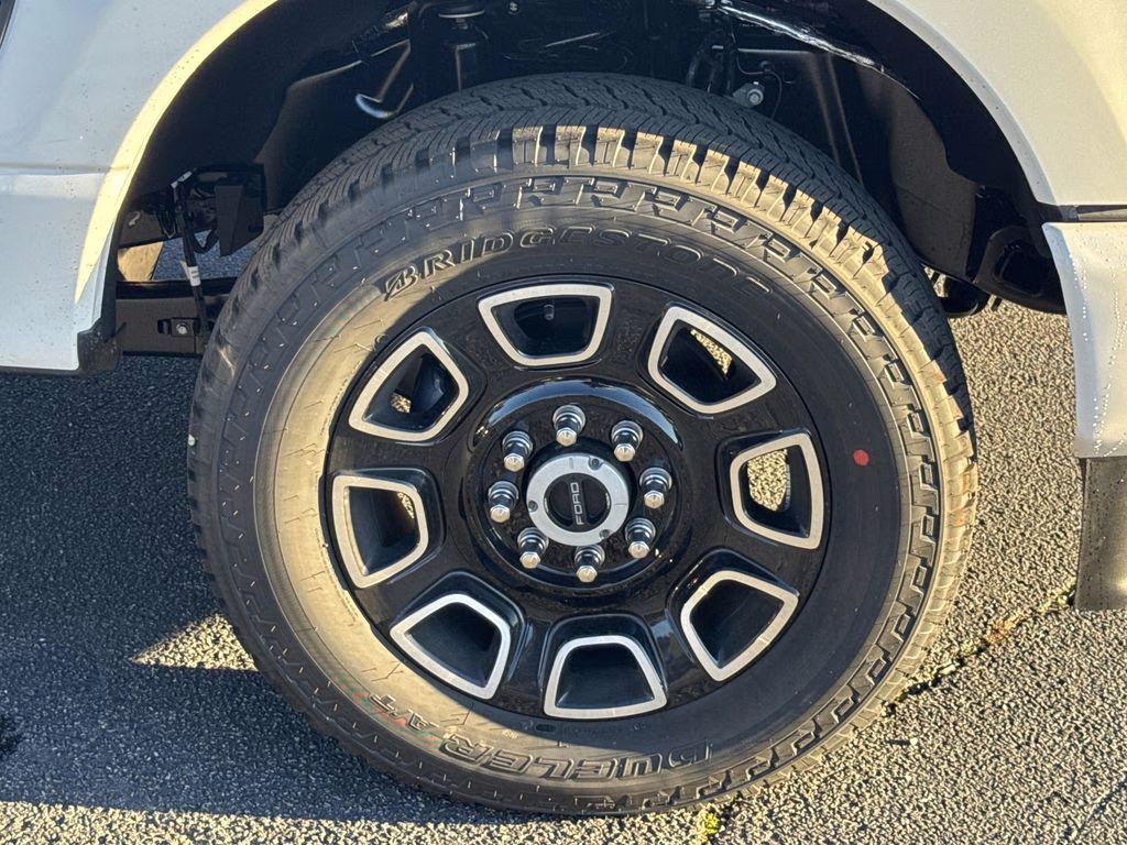 2026 White Metallic Ford Super Duty F-250 SRW Platinum 4X4 Truck