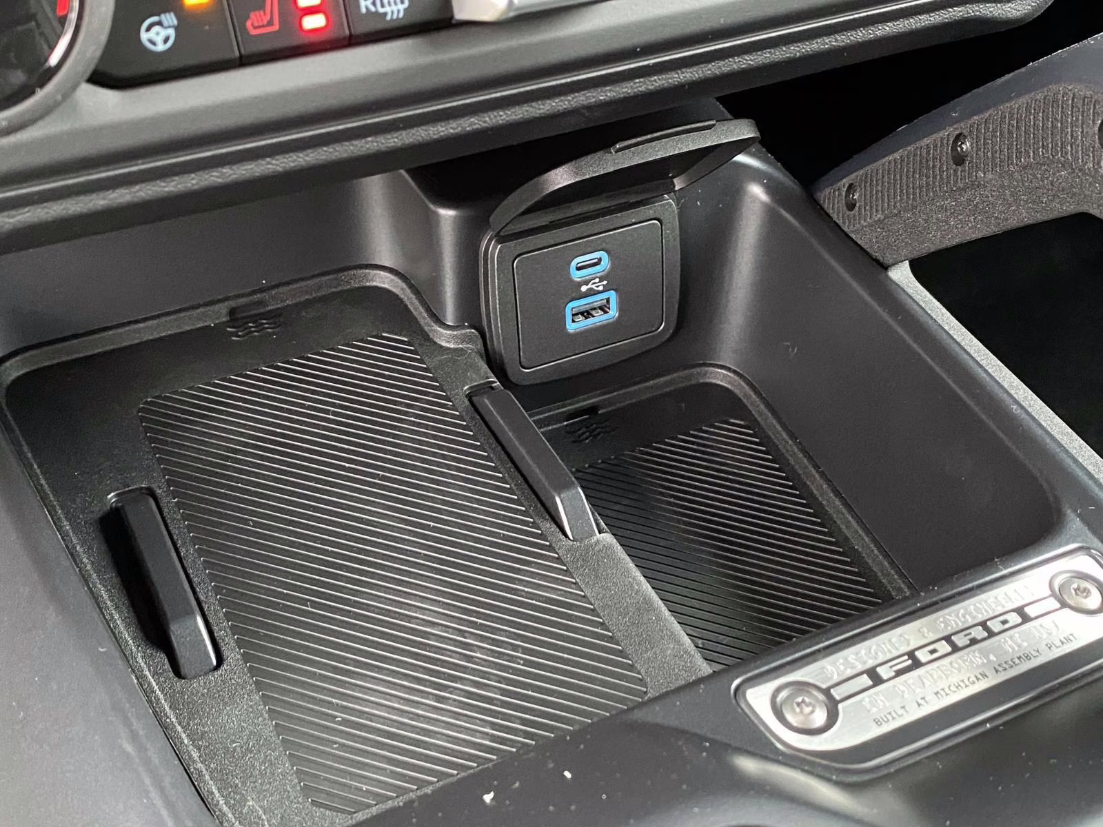 2025 Oxford White Ford Bronco Outer Banks 4X4 SUV