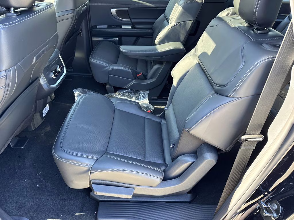 2026 Black Metallic Ford Expedition Max Platinum 4X4 SUV