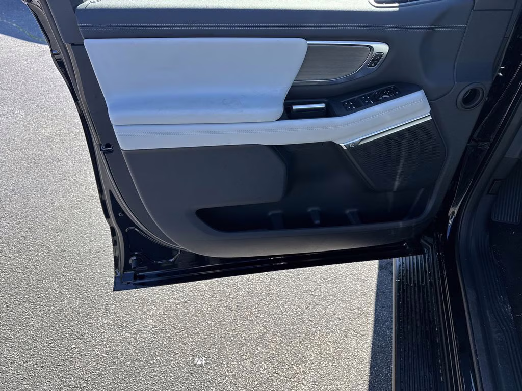 2026 Black Metallic Ford Expedition Max Platinum 4X4 SUV