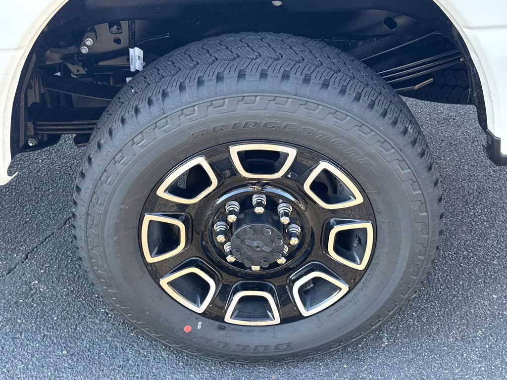 2026 White Metallic Ford Super Duty F-250 SRW Platinum 4X4 Truck